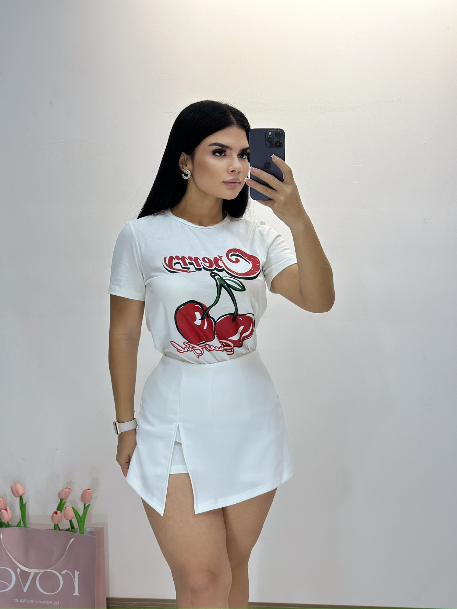 Camiseta con estampado de cerezas