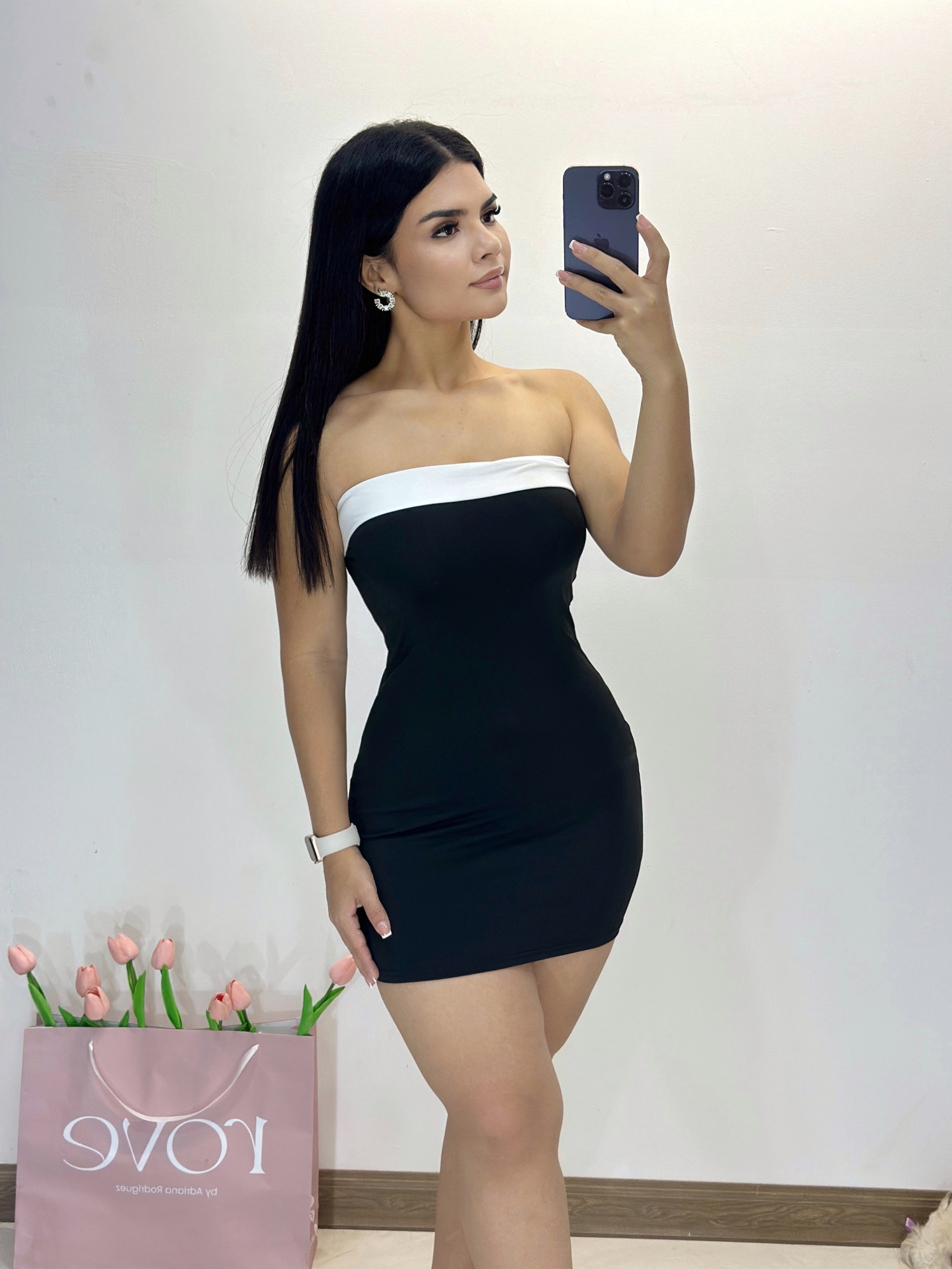 Vestido corto tubo con línea blanca - Negro