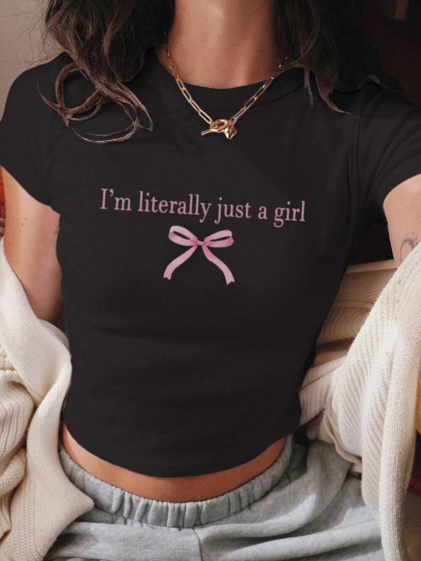 Croptop con manga y frase - Negro