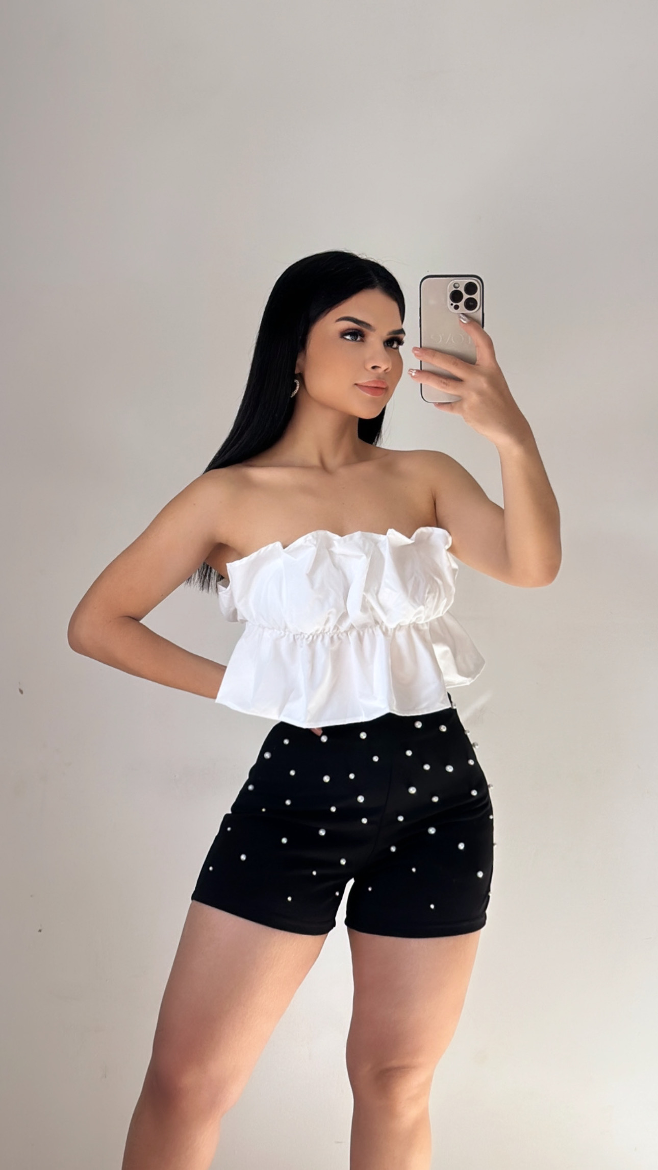 Short con perlas - Negro