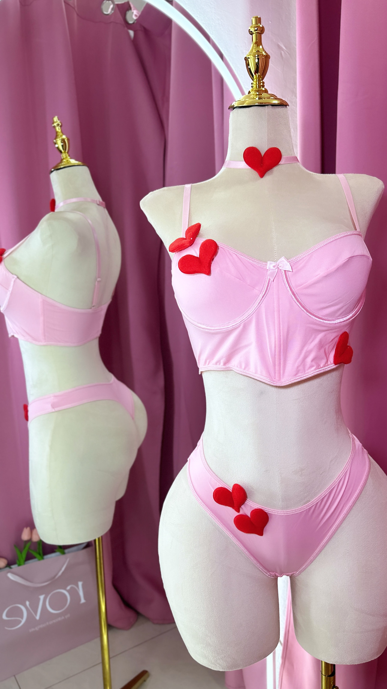 Lencería -  Rosa con corazones 3D