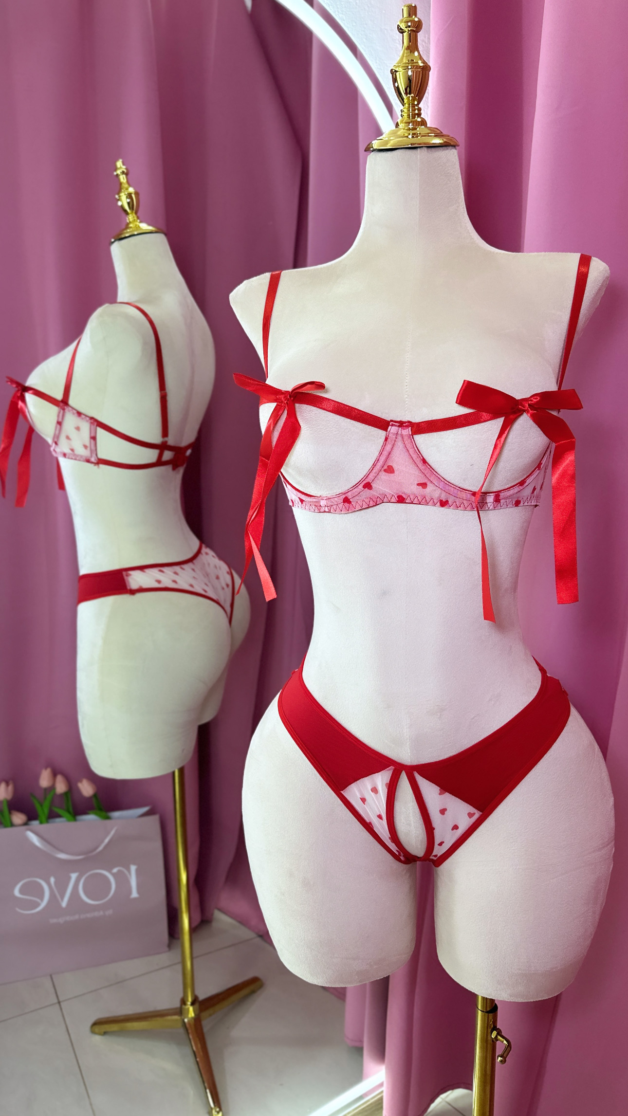 Lencería - Roja con corazones y lazo