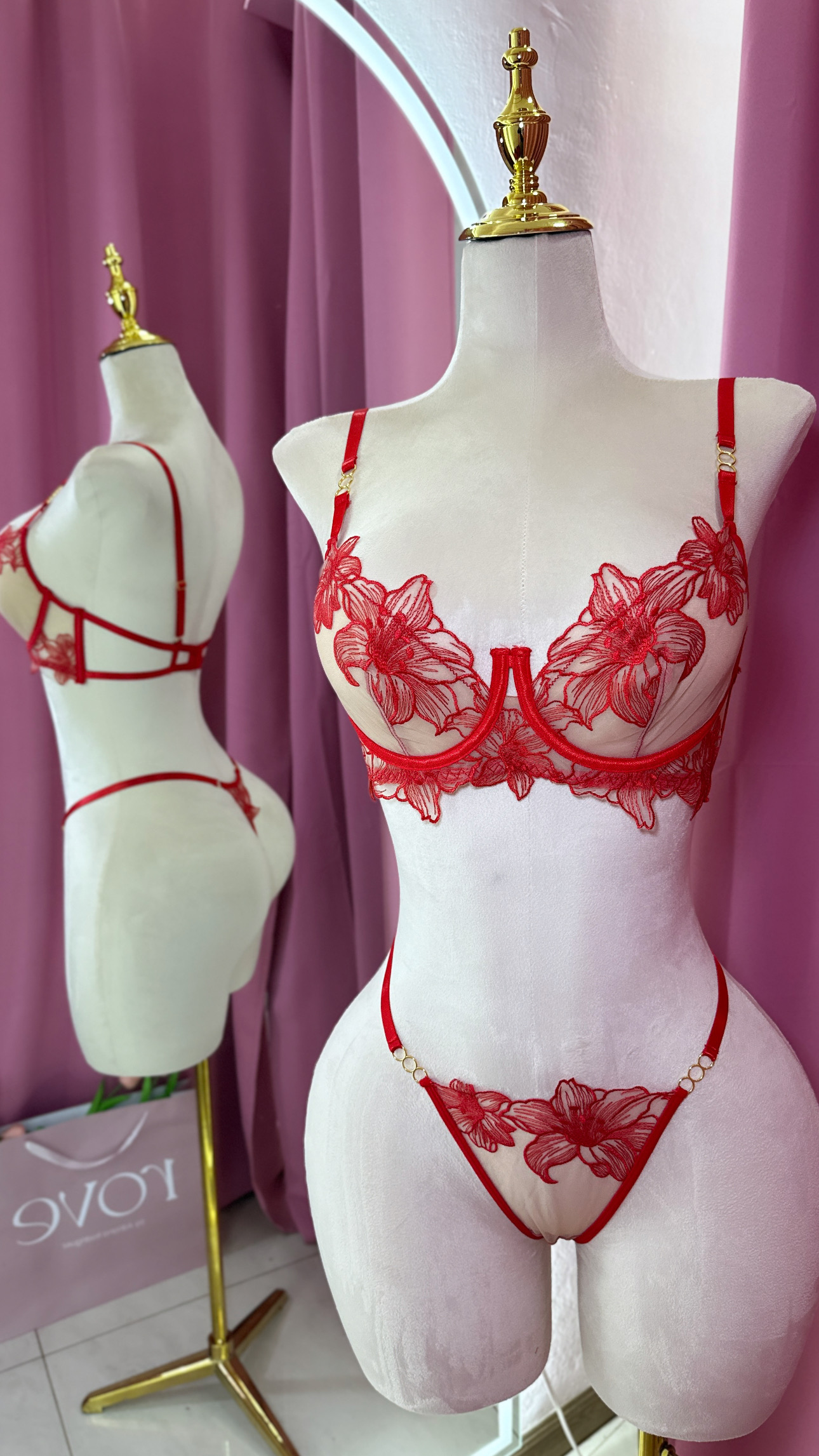 Lencería -  Roja con transparencia crema