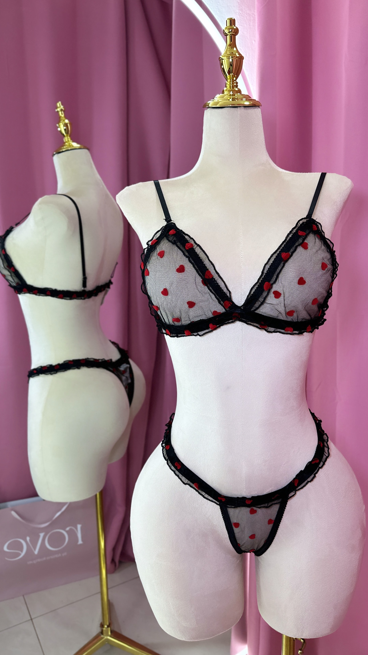 Lencería - Negra con corazones