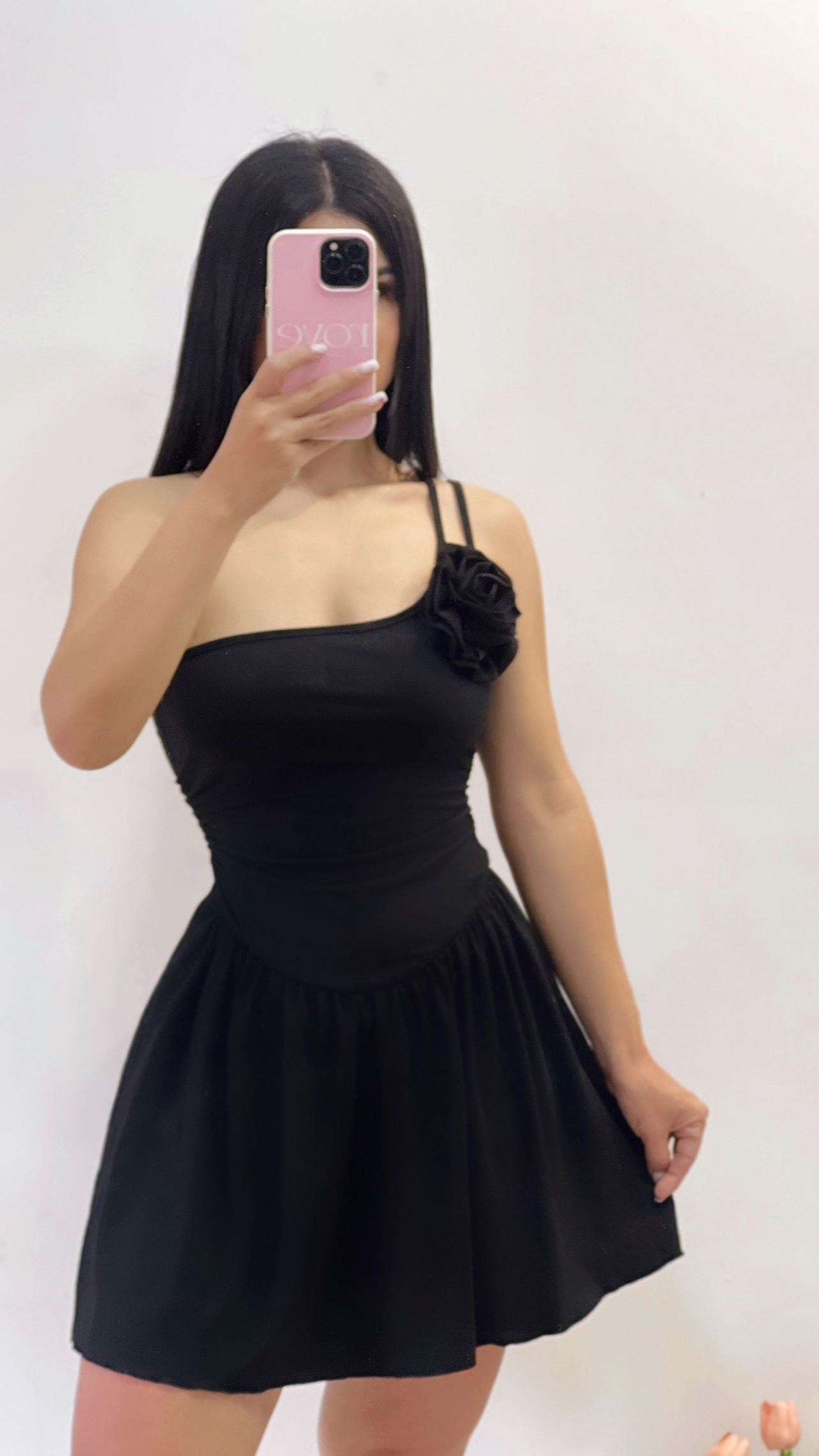 Vestido corto con rosa 3D - Negro