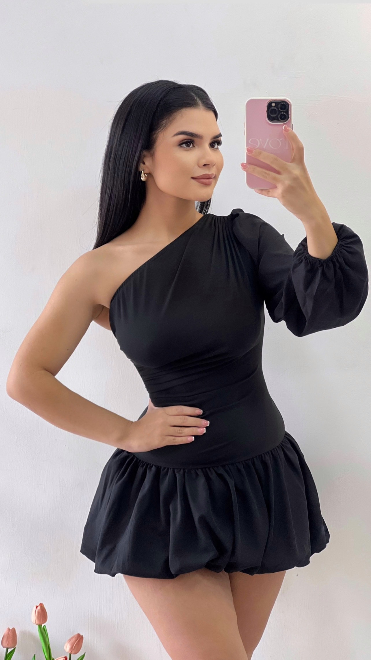 Vestido corto falda peplum negro