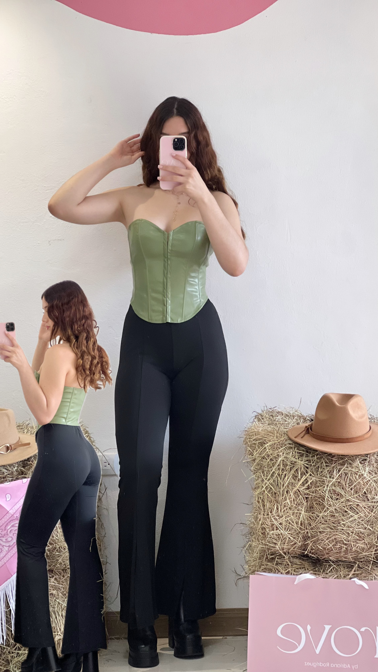 Corsé verde de cuerina