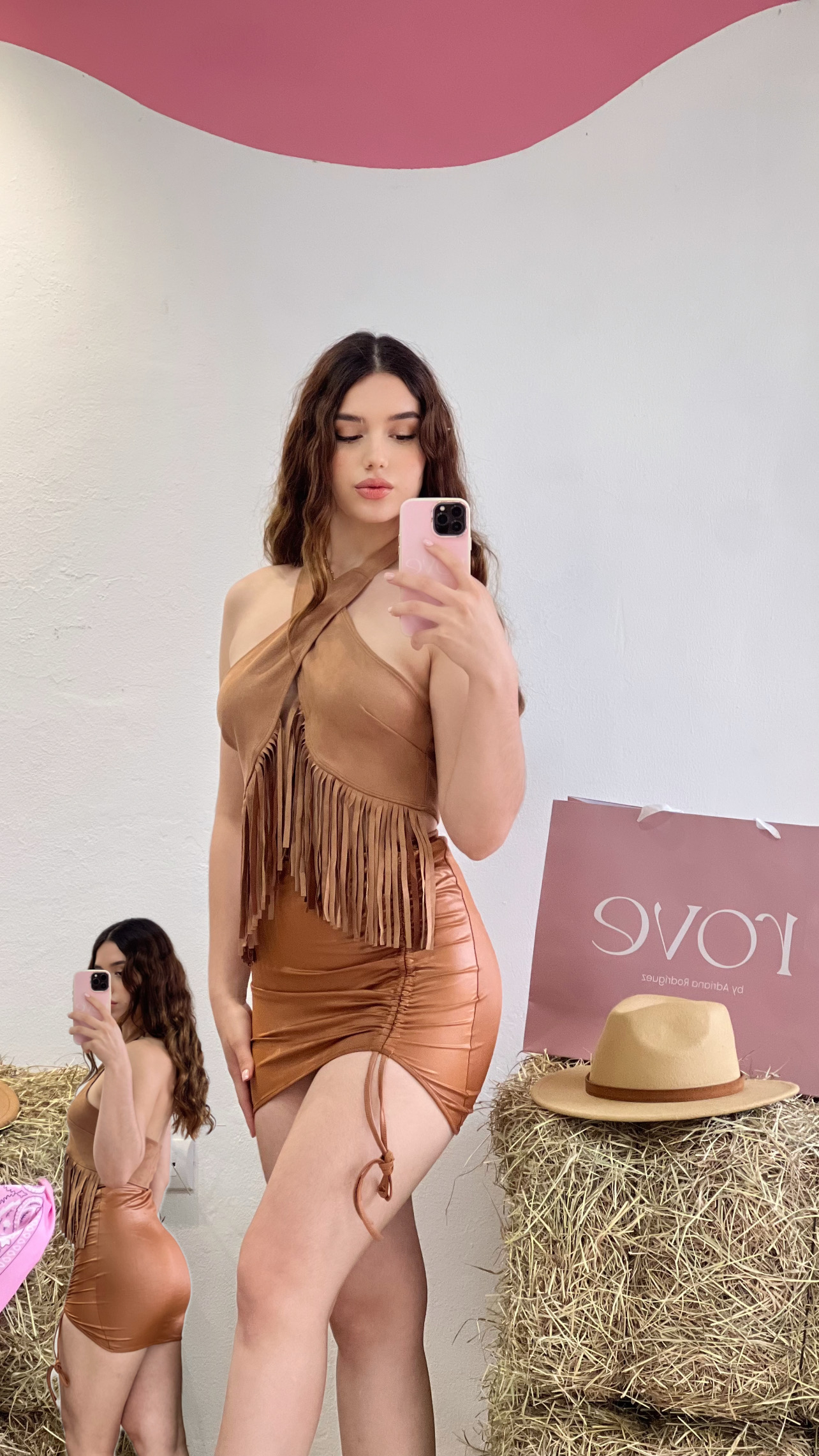 Croptop de flecos efecto cuero - Café