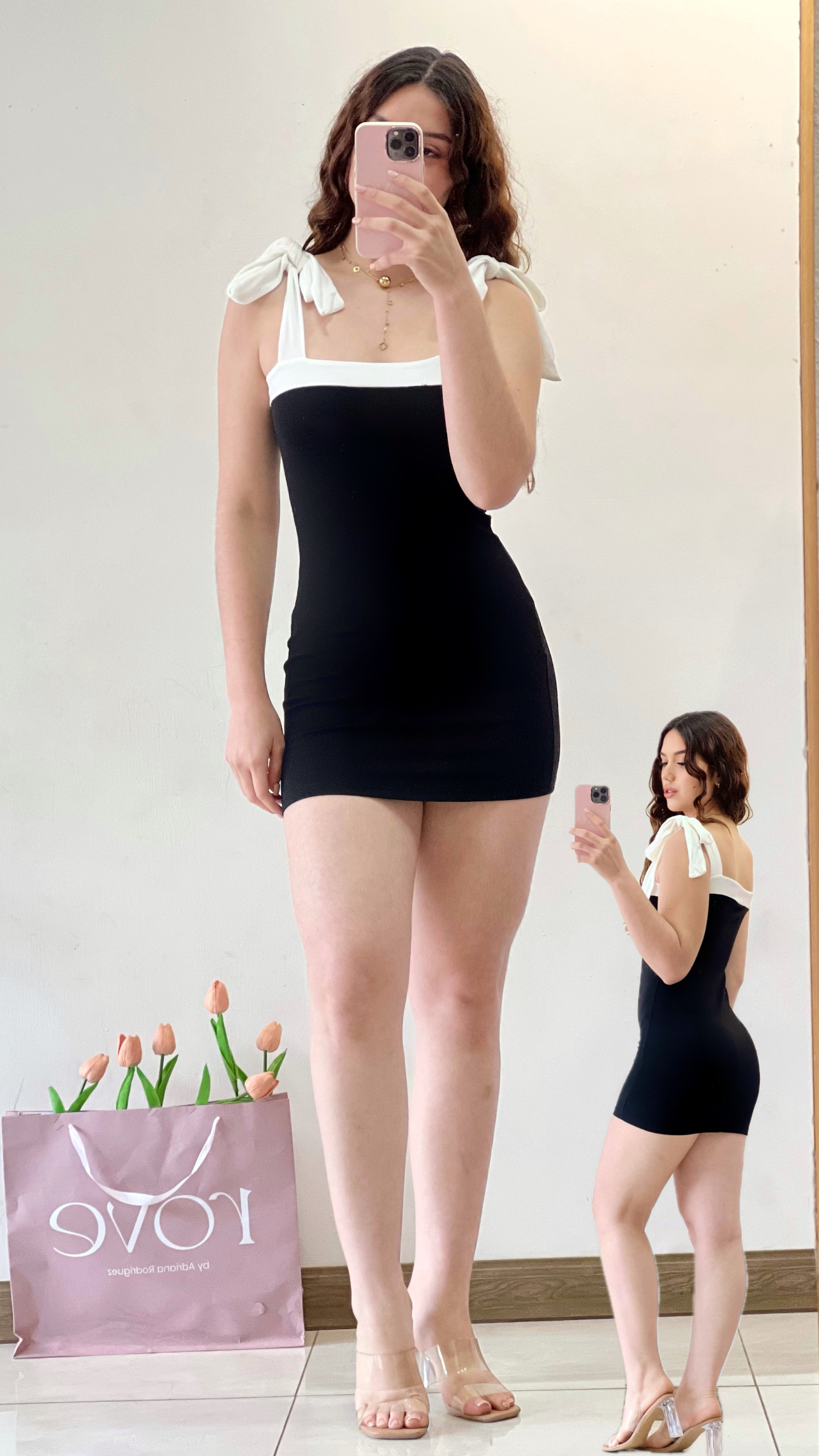 Vestido corto con linea y tirantes blanco