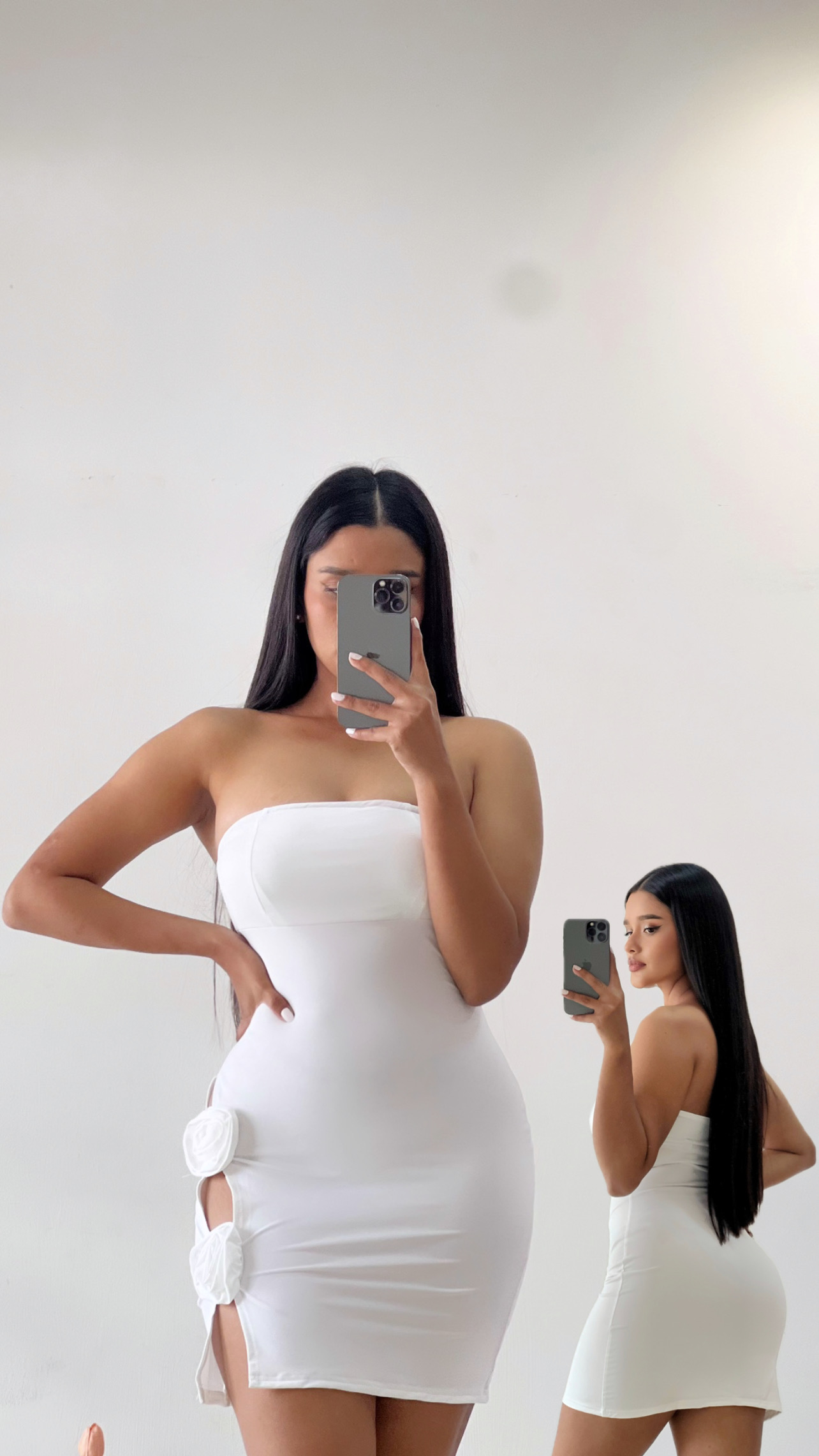 Vestido corto strapless con flores 3D blanco