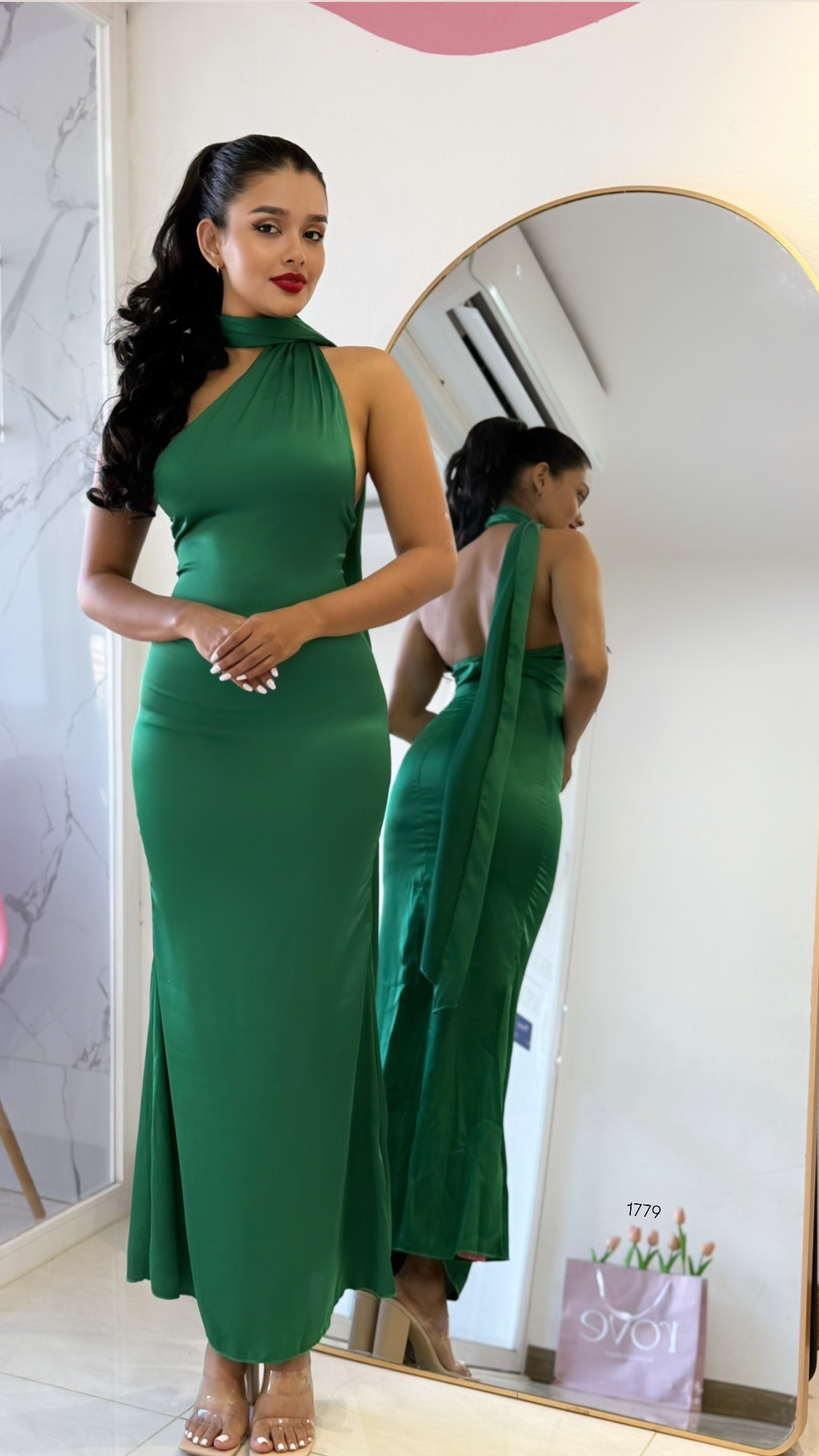 Vestido de gala saten con vuelo