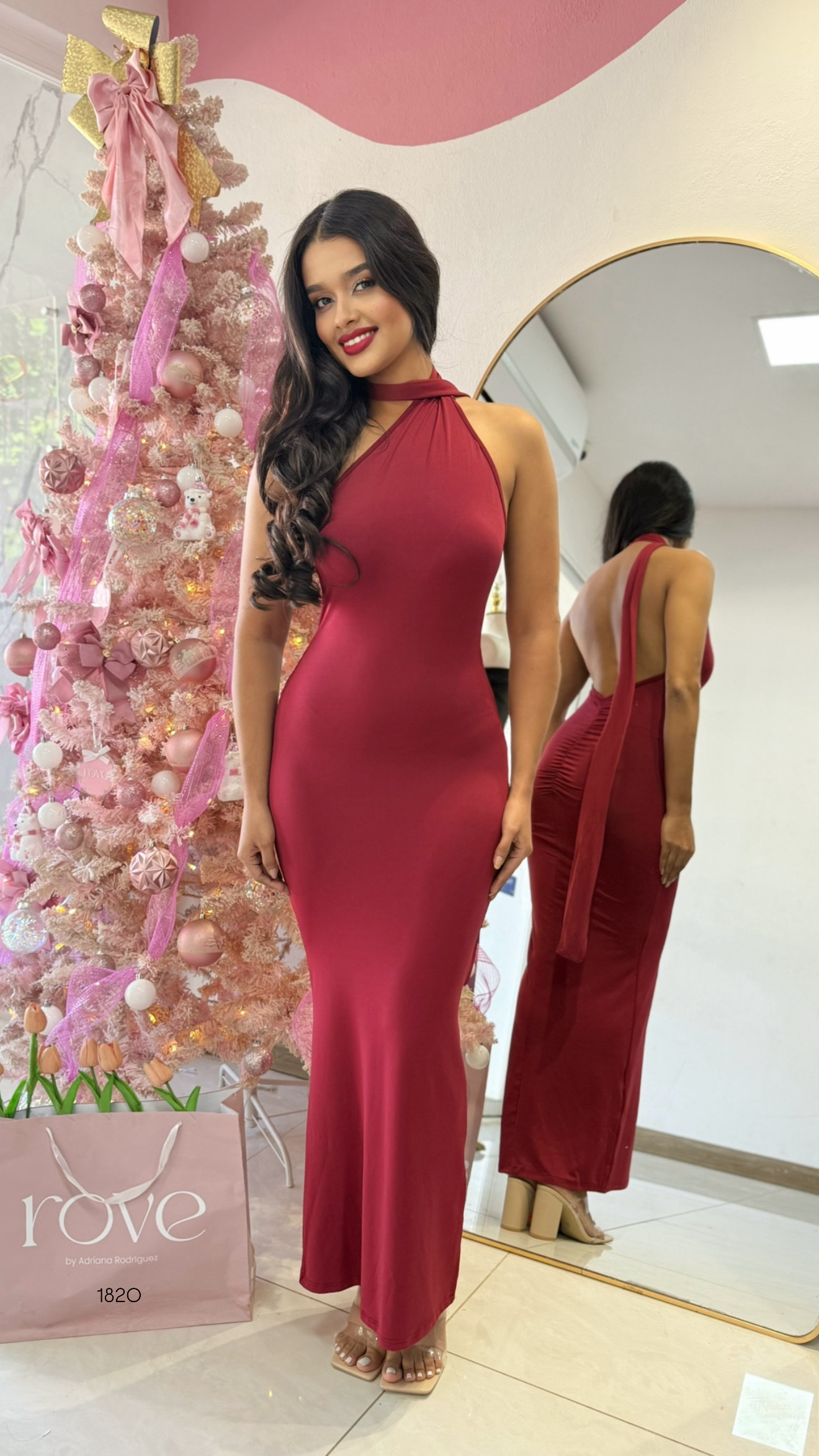 Vestido de gala espalda abierta con cinta en cuello