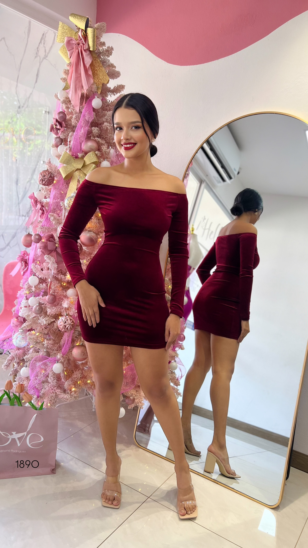 Vestido corto de terciopelo rojo vino