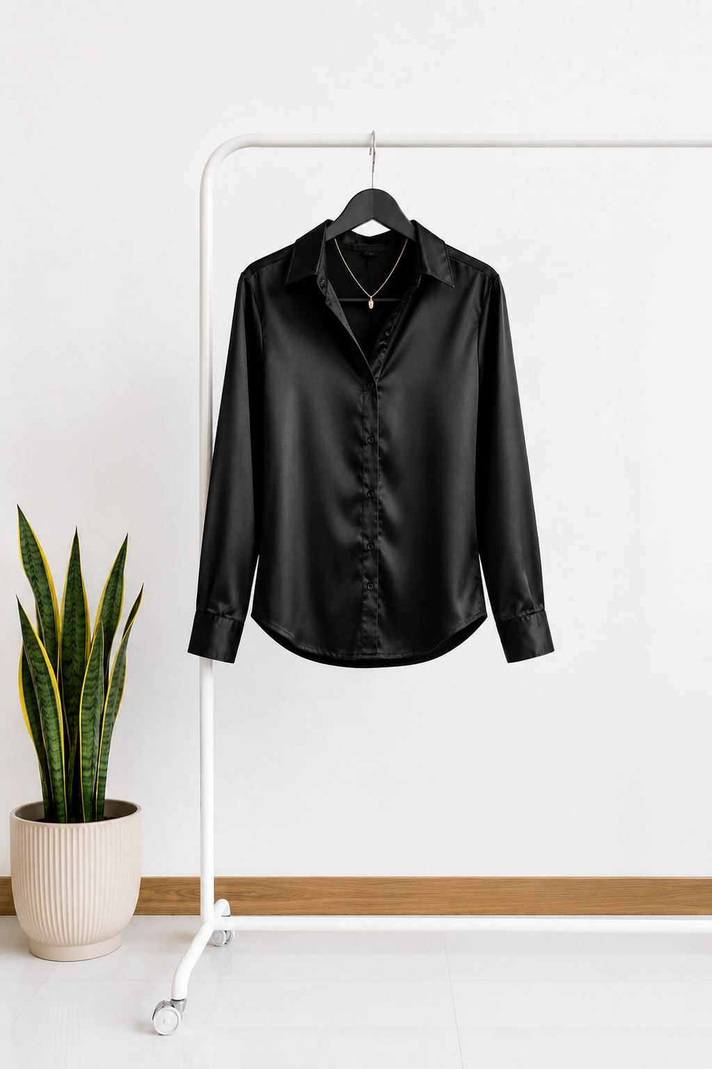 Blusa saten negra manga larga Y