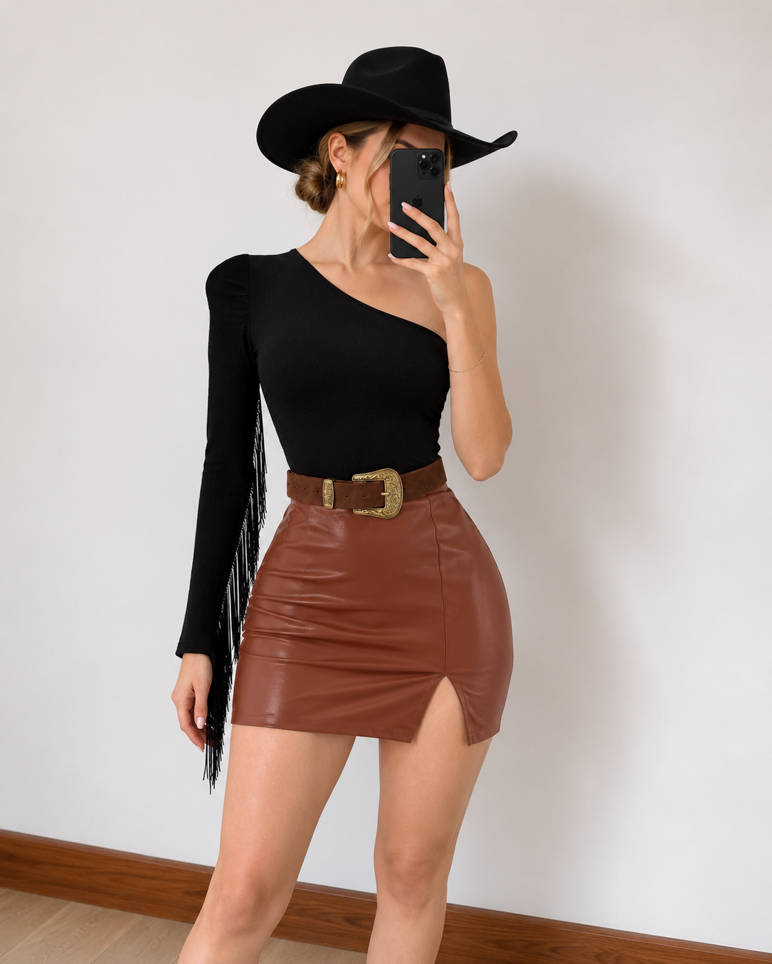 Blusa de una manga con flecos negra Ag